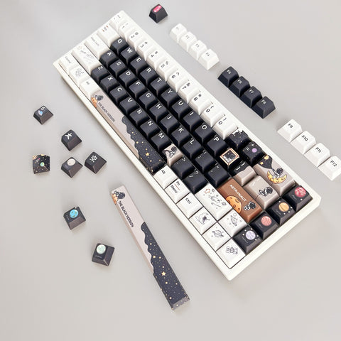 little-astronaut-cherry-profile-pbt-keycaps-set